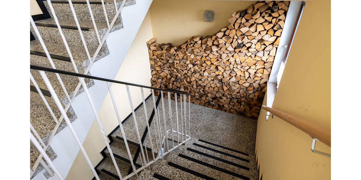 Etagenwohnung Ganderkesee Neuenlande - 6 Zimmer, 145 m&sup2;, 149.000&euro; | Angebot:23960266