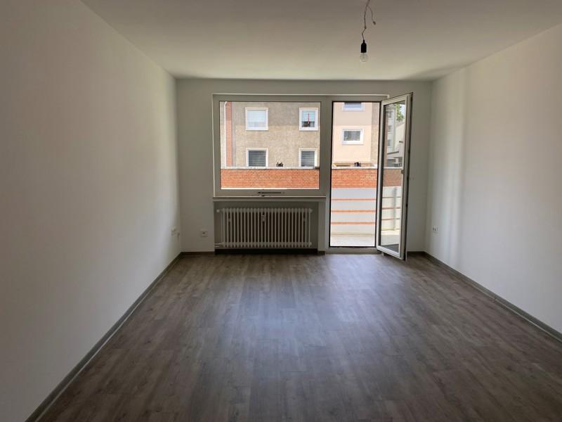 Renovierte 2-Zimmer-Wohnung mit Balkon zimmer