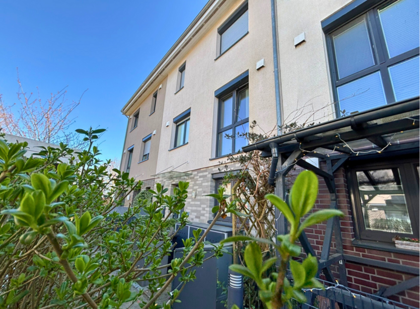 Haus zum Mieten in Bremen 2.138 € 175.3 m²