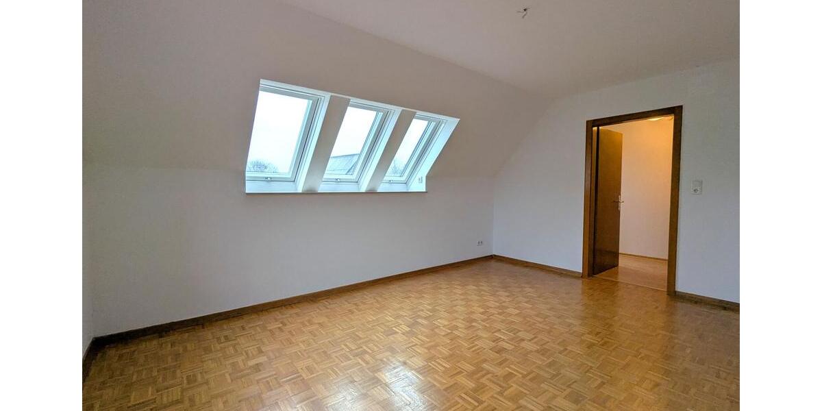 Dachgeschoßwohnung Syke - 3 Zimmer, 70 m&sup2;, 550&euro; | Angebot:25865318