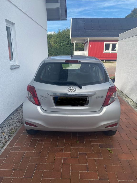 Toyota Yaris 163.000 km 3.990 € Hude 27798