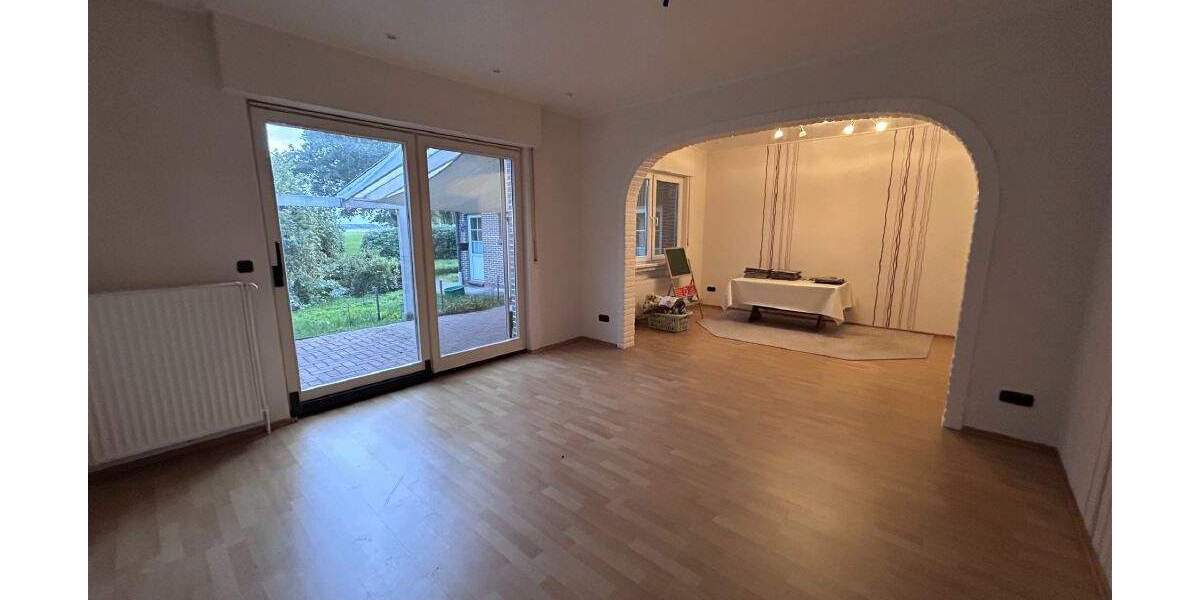 Mehrfamilienhaus, Wohnhaus Berne Neuenhuntorfermoor - 9 Zimmer, 304 m&sup2;, 475.000&euro; | Angebot:25777128