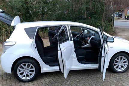 Toyota Verso 162.000 km 7.900 &euro; Lilienthal 28865