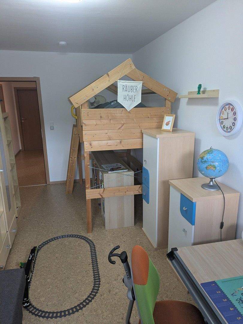 Top gepflegtes Reihenendhaus (2002) mit vielen Renovierungen in Spielstraße (provisionsfrei) 4 zimmer