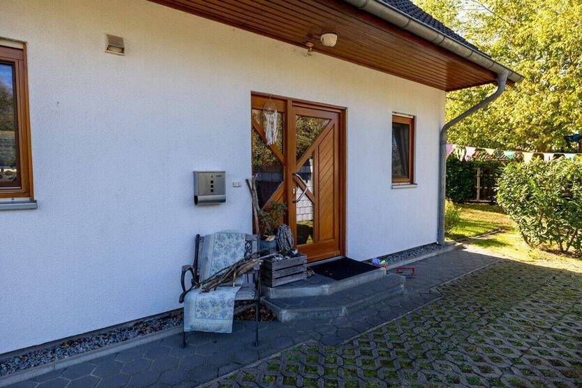 *** WIEDER VERFÜGBAR - CARPORT, TERRASSE, GLASFASER, VOLLBAD uvm. direkt neben kleinem PARK *** 4 zimmer