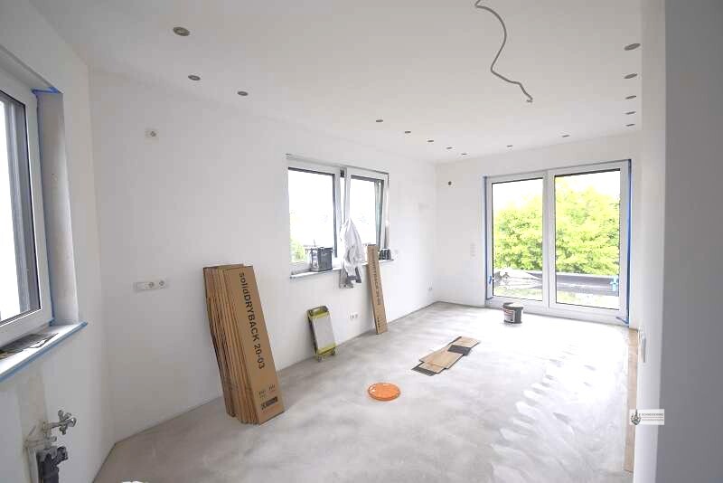 Penthouse - Wohnung Neubau 2 Zimmer zum 1.7. 2026 mit Rollläden + Stellplatz ohne Küche - Einfamilienhaus Weyhe Leeste | Angebot:26764876