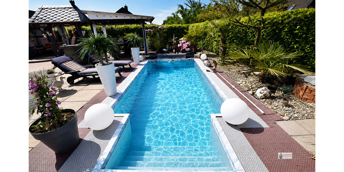 Urlaubsfeeling jeden Tag – Modernes Einfamilienhaus mit Pool, Whirlpool & PV-Anlage - Einfamilienhaus Syke Syke | Angebot:27090927