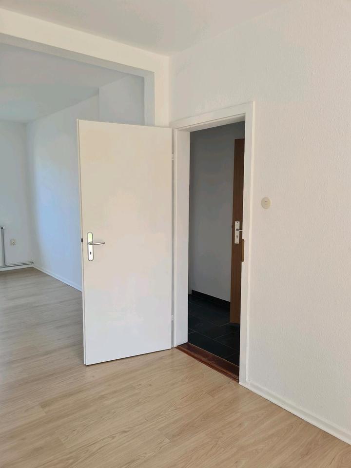 Von Privat, gepflegte Modernisierte Doppelhaushälfte