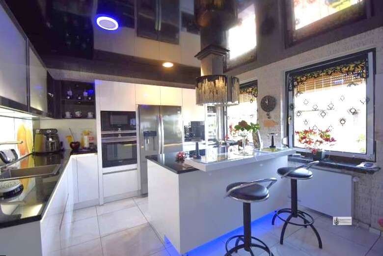 Haus mir Charakter! Garten, Garage, Pool Yaccuzzi, TOP Einrichtung, PV Anlage, Einfach SUPER! - Einfamilienhaus Syke Syke | Angebot:26737396