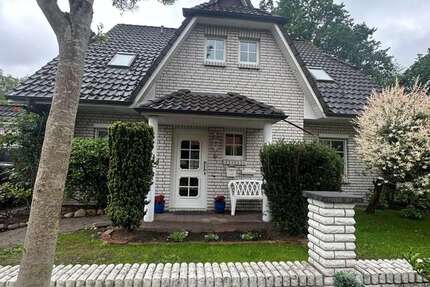 Haus Hude (Oldenburg) - 3 Zimmer, 145 m&sup2;, 1.500&euro; | Angebot:26866556