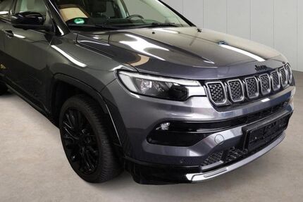 Jeep Compass 12.096 km 26.990 € Bremen 28779