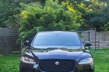 Jaguar F-Pace 132.400 km 19.250 &euro; Bremen 28215