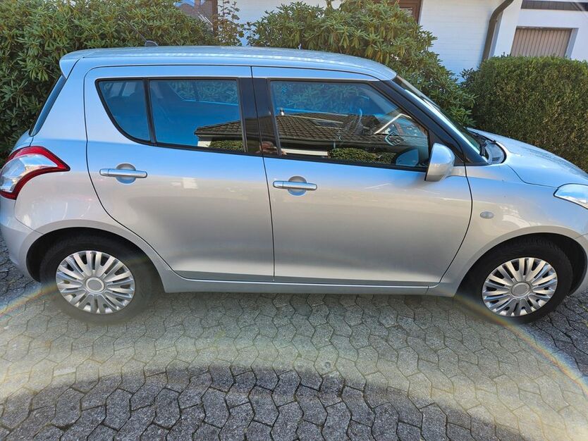 Suzuki Swift 64.000 km 5.990 € Delmenhorst 27755
