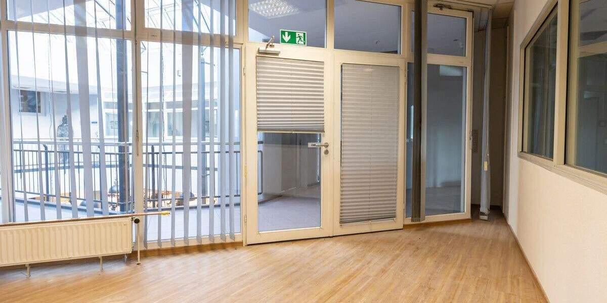 Gewerbeobjekt Delmenhorst Mitte - 5 Zimmer, 250 m&sup2;, 2.375&euro; | Angebot:25700054