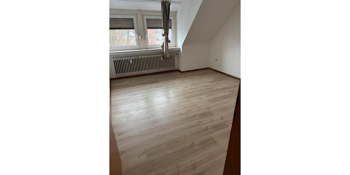 Etagenwohnung Bremen Hemelingen - 4 Zimmer, 81 m&sup2;, 1.300&euro; | Angebot:24748794