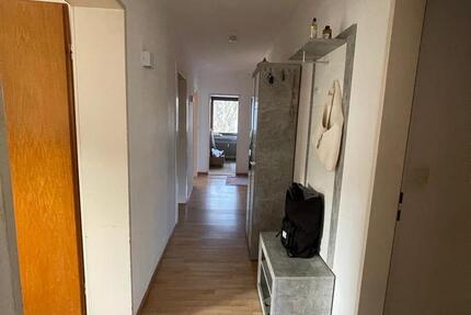 Helles 4-Zimmer-Zuhause mit Weitblick-Balkon & Garage 4 zimmer