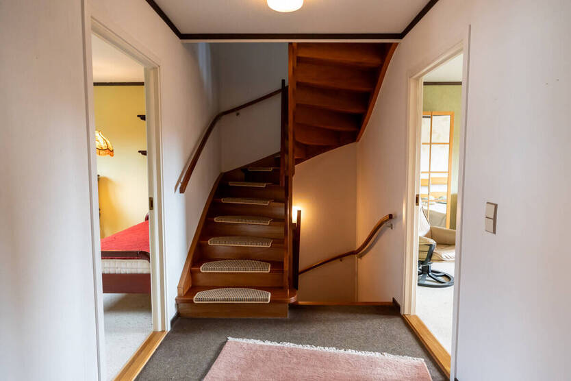 *** liebevolles RMH in ruhiger LAGE mit GARAGE und 6 ZIMMERN *** 6 zimmer