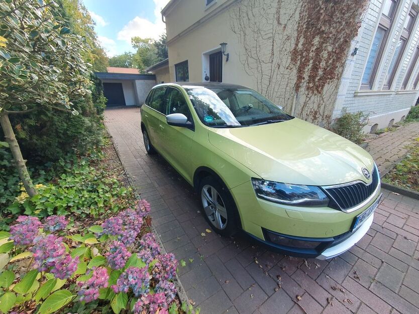 Skoda Rapid 93.000 km 9.900 € Bremen 28755