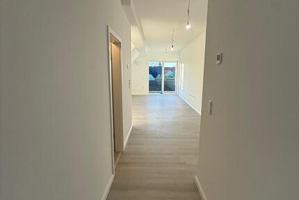 Wohnung Bremen Hemelingen - 1 Zimmer, 65 m&sup2;, 900&euro; | Angebot:26336337