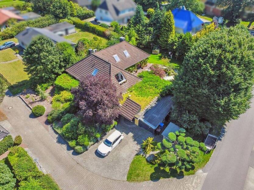 Imposante Immobilie zum Wohnen undoder Arbeiten mit liebevoll angelegten Garten in Top Lage 6 zimmer