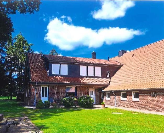 Idyllisch gelegene Doppelhaushälfte mit viel Platz! 3 zimmer