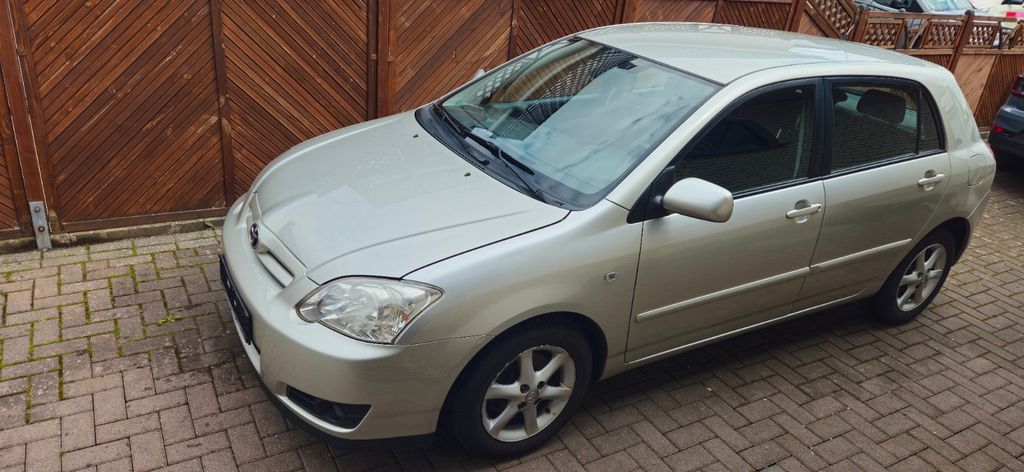 Toyota Corolla 171.516 km 3.400 &euro; Bremen 28777