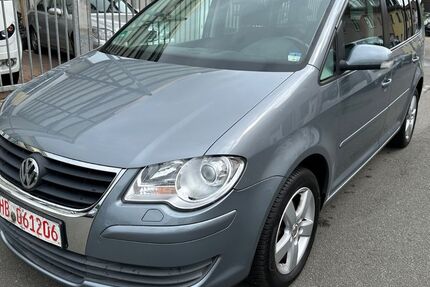 VW Touran 135.600 km 8.540 € Bremen 28215