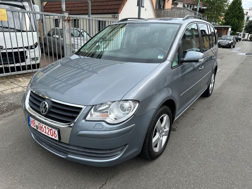 VW Touran 135.600 km 8.540 € Bremen 28215
