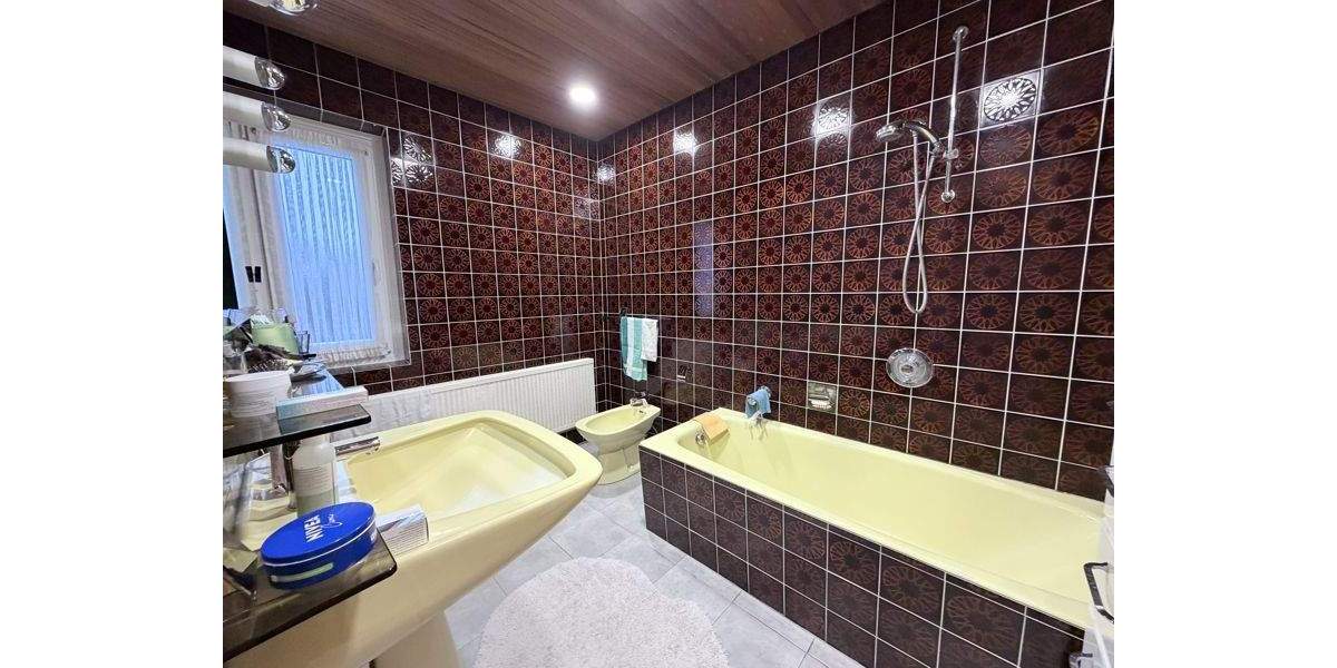 Mehrfamilienhaus, Wohnhaus Bremen / Rekum Rekum - 5 Zimmer, 284 m&sup2;, 349.000&euro; | Angebot:26028941