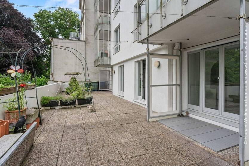 Bremen-Ostertor | Lichtdurchflutete AltbauWohnung mit großzügiger Terrasse und Garage am Osterdeich!