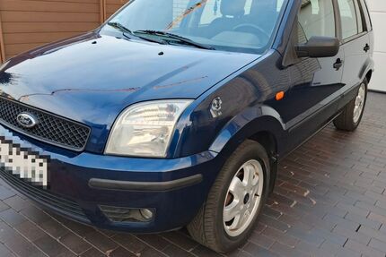 Ford Fusion 88.000 km 2.500 € Bremen 28327