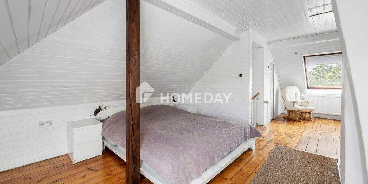 Bezugsfrei ab 01.07.26 - Zweifamilienhaus mit Gartenanteil & Terrasse 7 zimmer