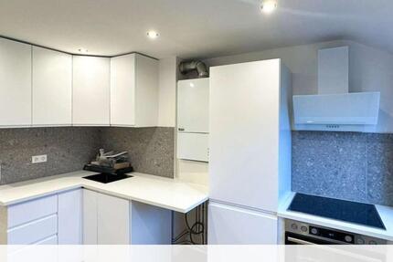 Stadtwerder Erstbezug nach Sanierung: Schöne 2-Zimmer-Wohnung mit Einbauküche in einmaliger Lage zimmer