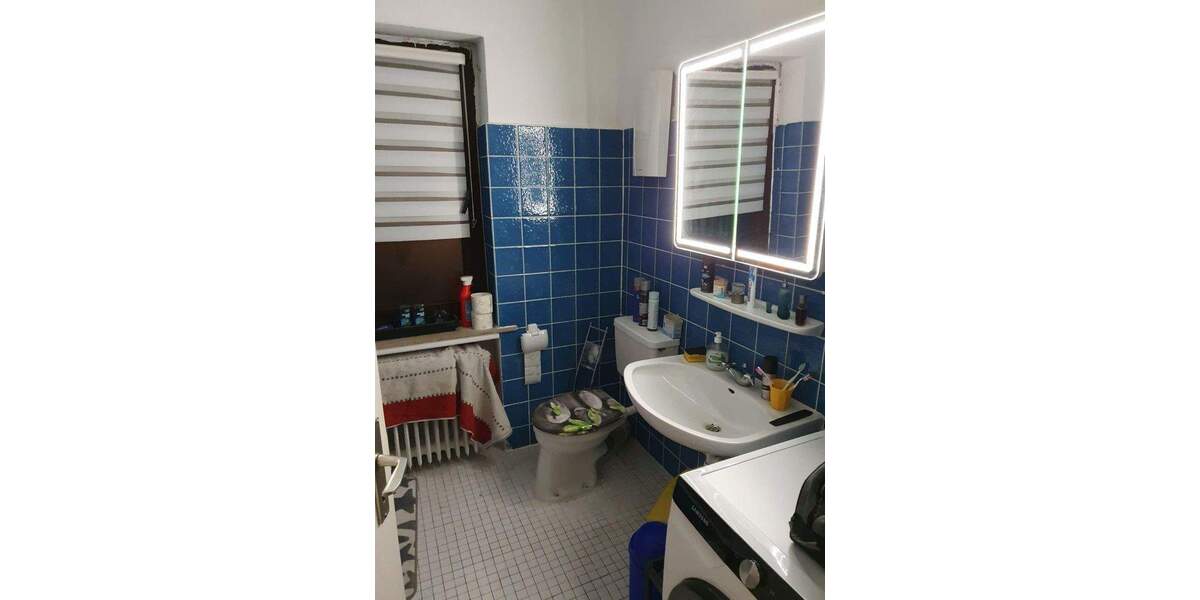 Provisionsfrei von Privat - 4 Zimmer Wohnung in sehr guter Zentrumslage 4 zimmer