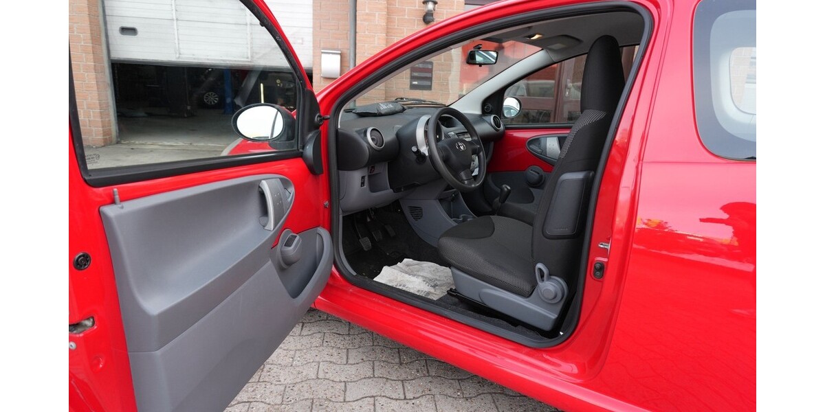 Toyota Aygo 82.123 km 3.500 &euro; Bremen 28195