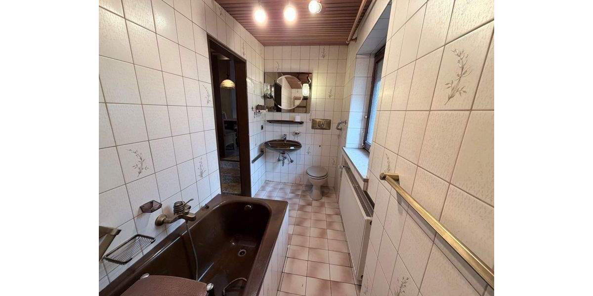 Mehrfamilienhaus, Wohnhaus Schwanewede / Neuenkirchen Neuenkirchen - 8 Zimmer, 239 m&sup2;, 319.000&euro; | Angebot:26160538