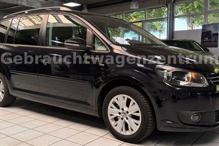 VW Touran 147.643 km 9.990 &euro; Bremen 28207