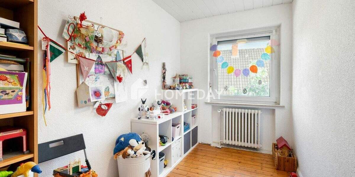 Bezugsfrei ab 01.07.26 - Zweifamilienhaus mit Gartenanteil & Terrasse 7 zimmer