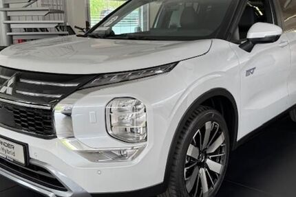 Mitsubishi Outlander 5.680 km 45.990 € Bremen 28237