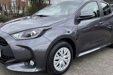Toyota Yaris 13.772 km 18.880 &euro; Bremen 28357