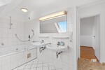 DHH für 4 Personen + EBK + Balkon mit Fernsicht + Carport + 2 Stellplätze auf modernem Stand