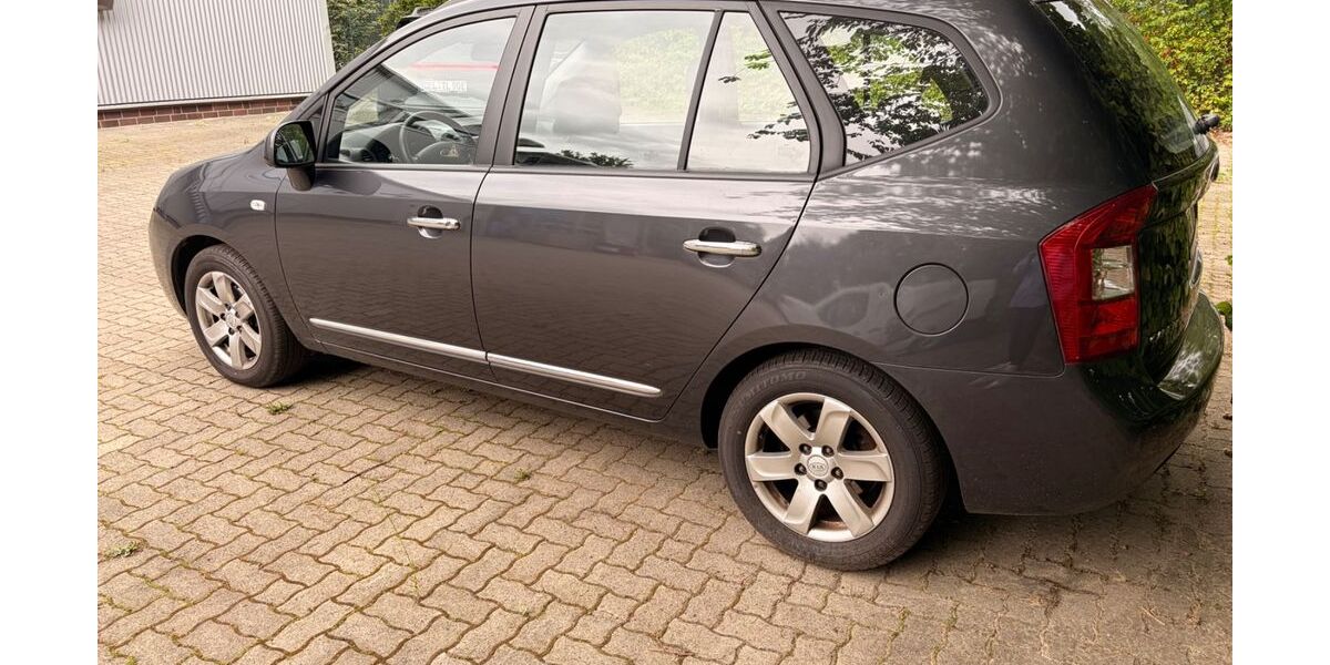 Kia Carens 119.000 km 4.750 &euro; Ganderkesee 27777