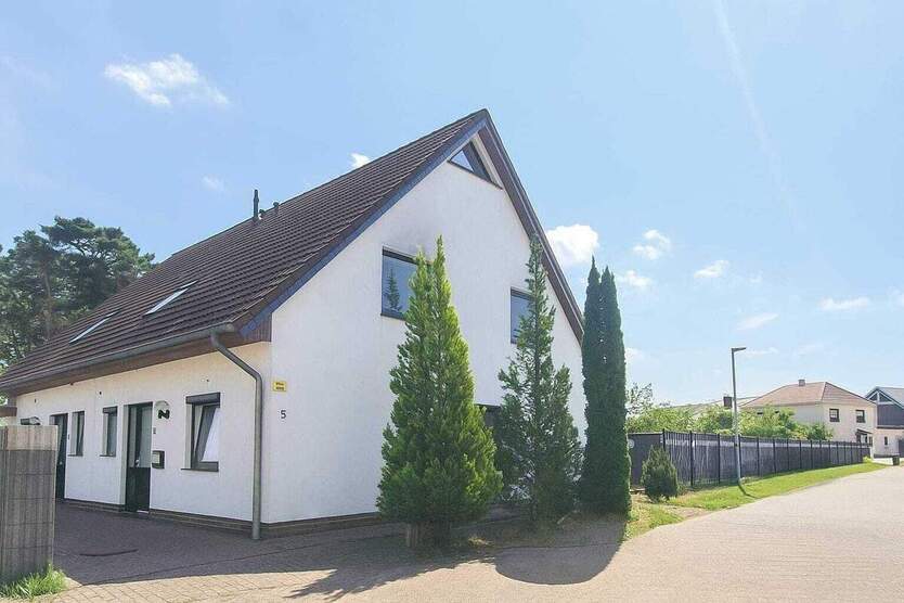 Gemütliche Doppelhaushälfte mit schönem Garten 4 zimmer