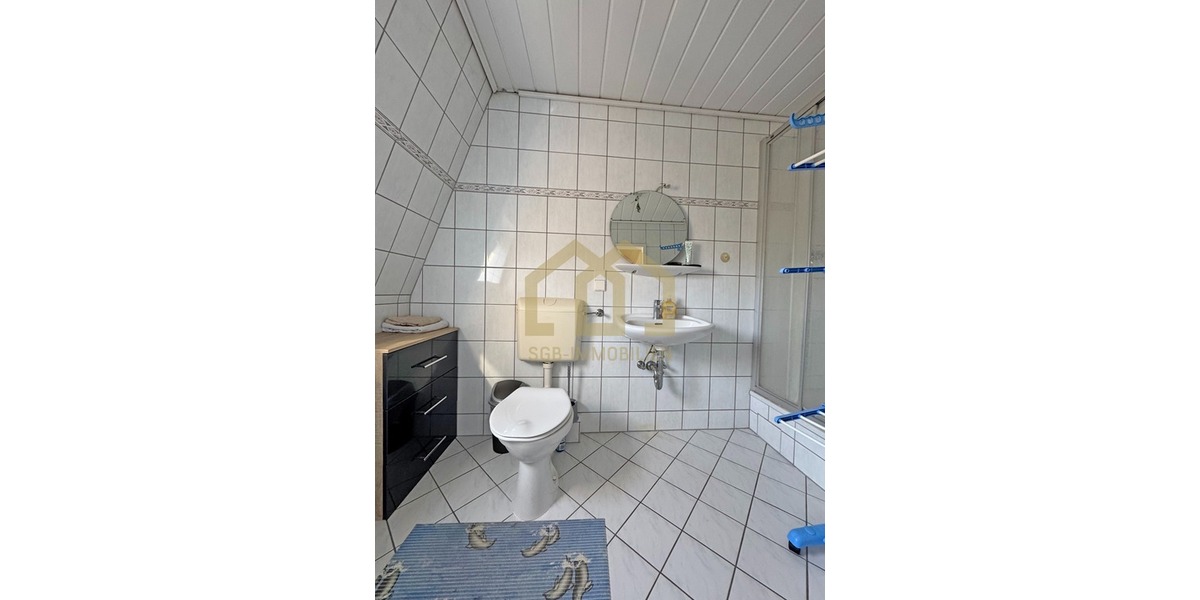 Achim: 5-Zimmer-Reihenhaus mit Garten, EBK & ausgebautem Dachgeschoss + Garage - Reihenmittelhaus Achim | Angebot:26748366