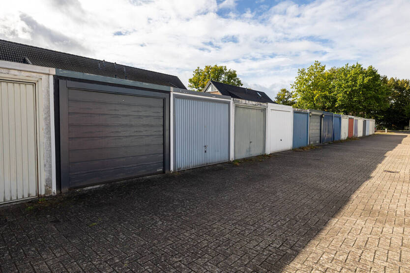 *** liebevolles RMH in ruhiger LAGE mit GARAGE und 6 ZIMMERN *** 6 zimmer