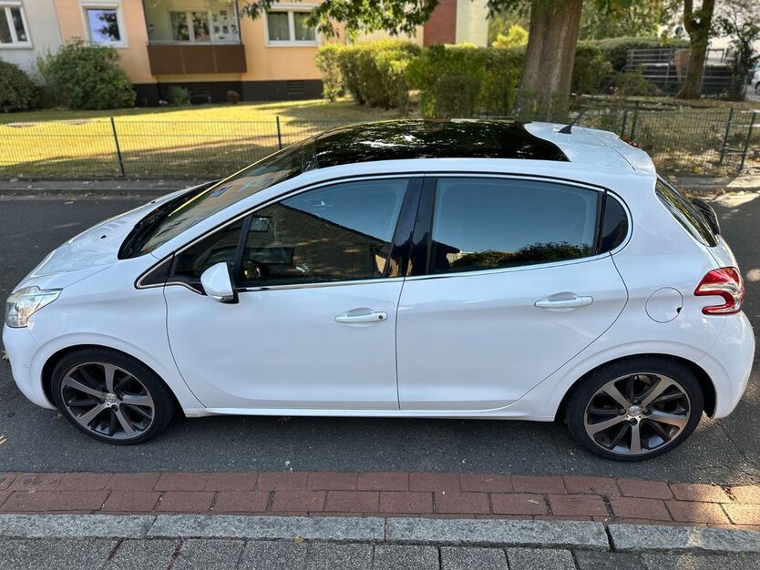 Peugeot 208 115.209 km 6.999 € Bremen 28277