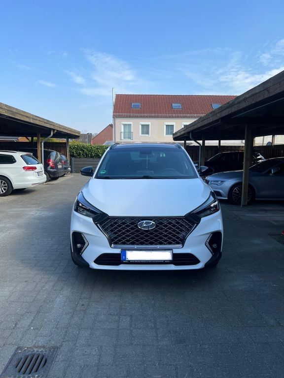 Hyundai TUCSON 81.000 km 21.400 € Bremen 28277