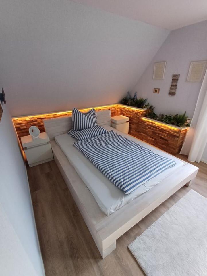 Attraktive DHH mit 5 Zimmern, überdachter Terrasse, PV, WP, FBH