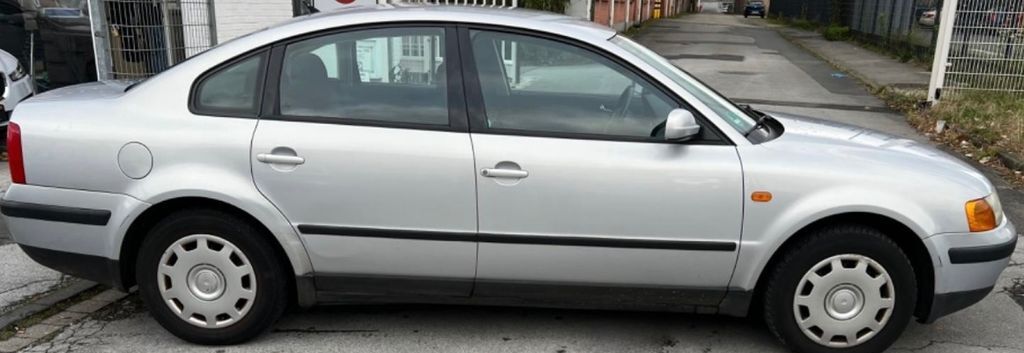 VW Passat 177.650 km 7.890 € Bremen 28197