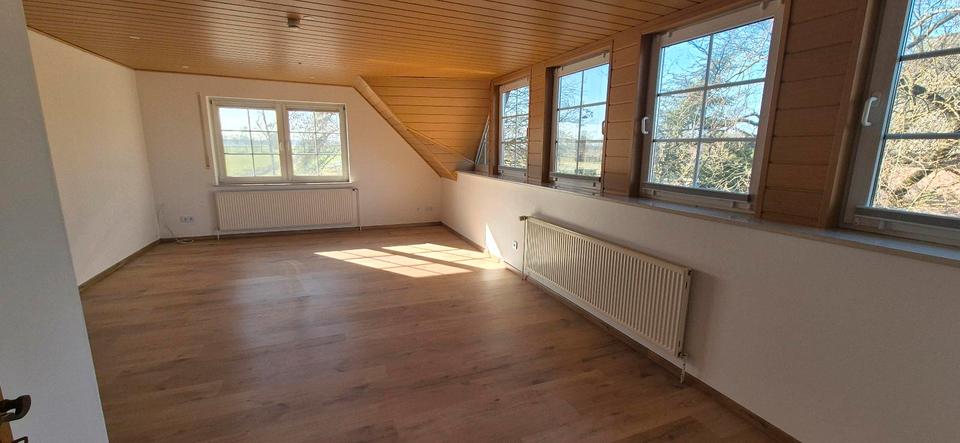 Dachgeschoßwohnung Berne - 4 Zimmer, 90 m&sup2;, 670&euro; | Angebot:25349403